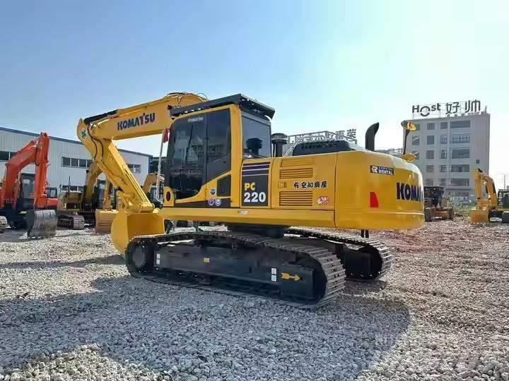 Komatsu PC 220 Pásová rýpadla