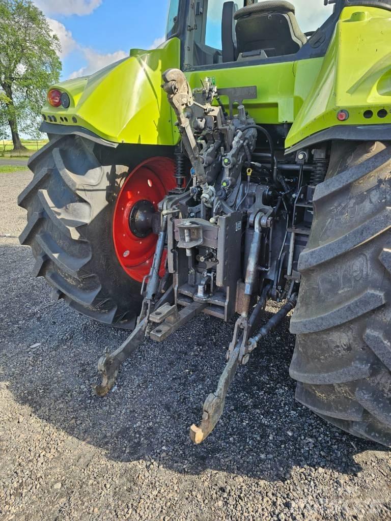 CLAAS ARION 630 CIS Traktory
