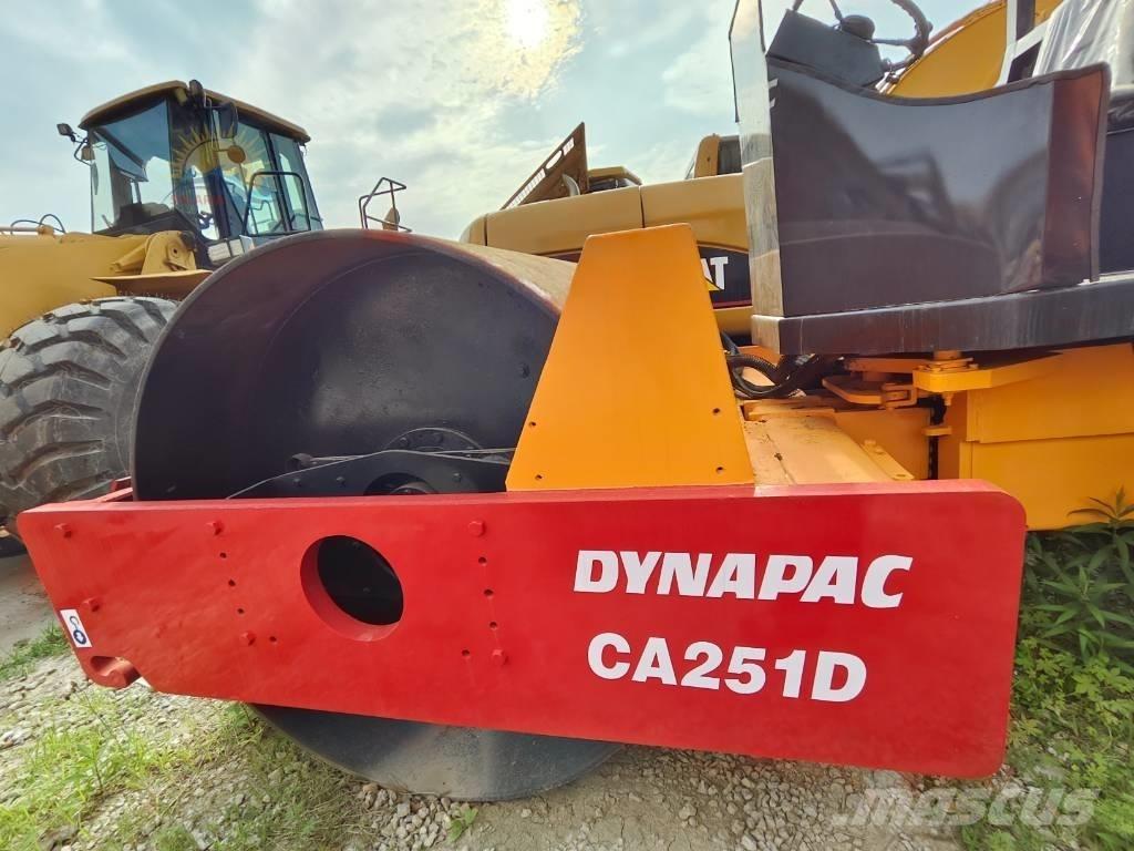 Dynapac CA 251 D Tahačové válce