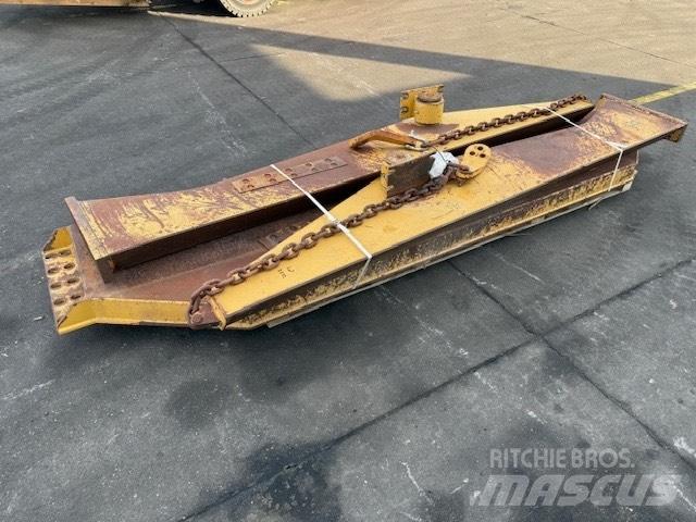 CAT 735 TAIL GATE Kloubové dempry
