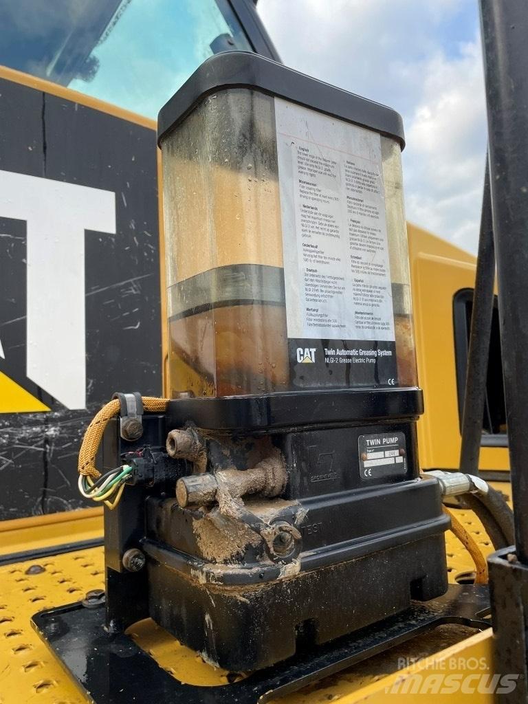 CAT 745 C Kloubové dempry