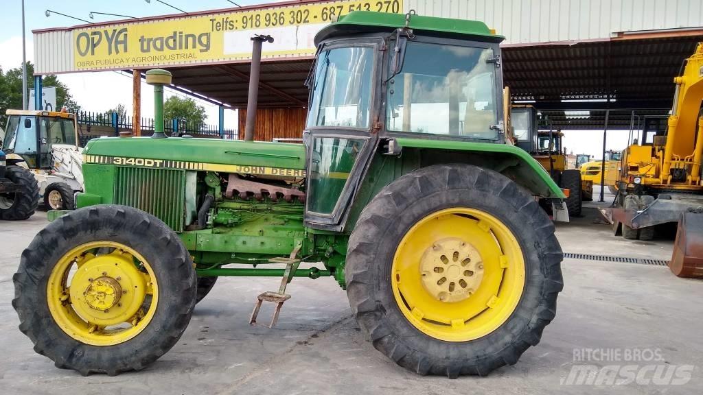 John Deere 3140 DT Traktory