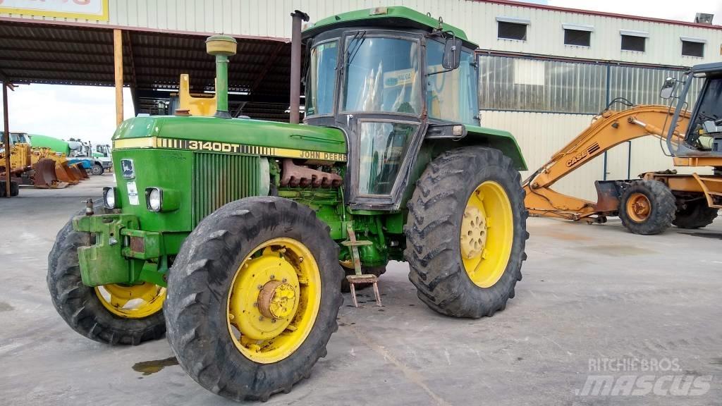 John Deere 3140 DT Traktory