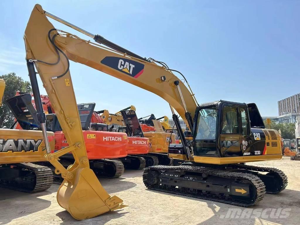 CAT 323 D Pásová rýpadla