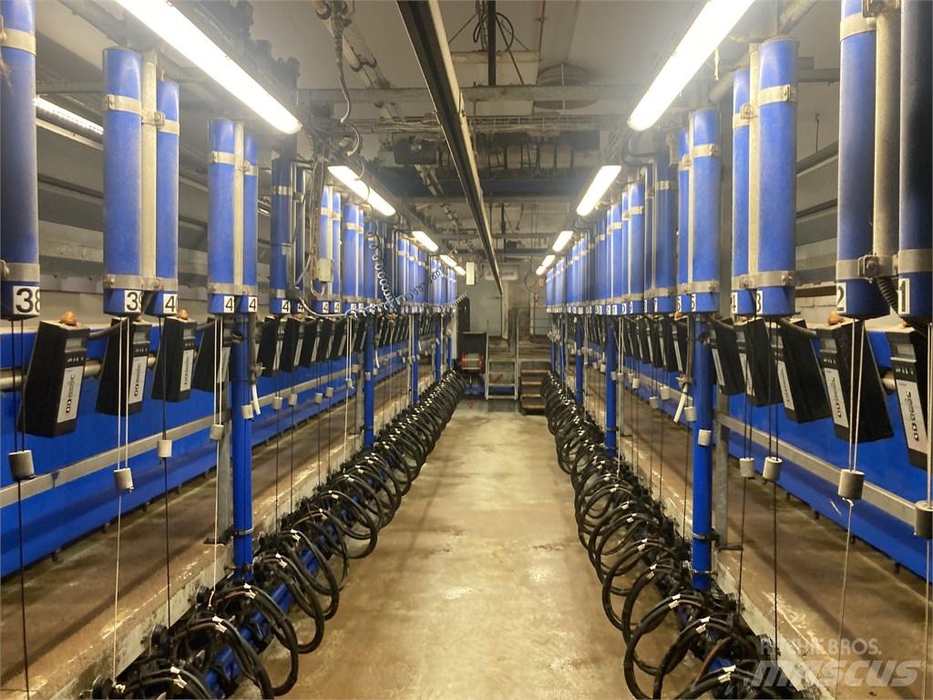 Delaval P300SG Dojírny a dojicí zařízení