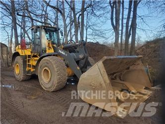John Deere 744 K Kolové nakladače