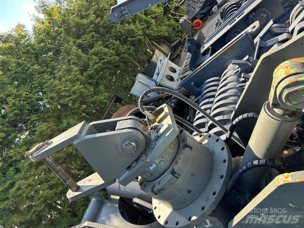 Sennebogen 735 M Stroje pro manipulaci s odpadem