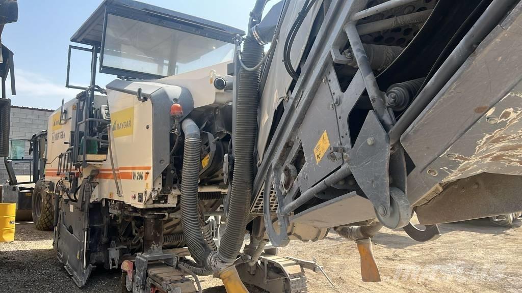 Wirtgen W 200 Drtiče asfaltu