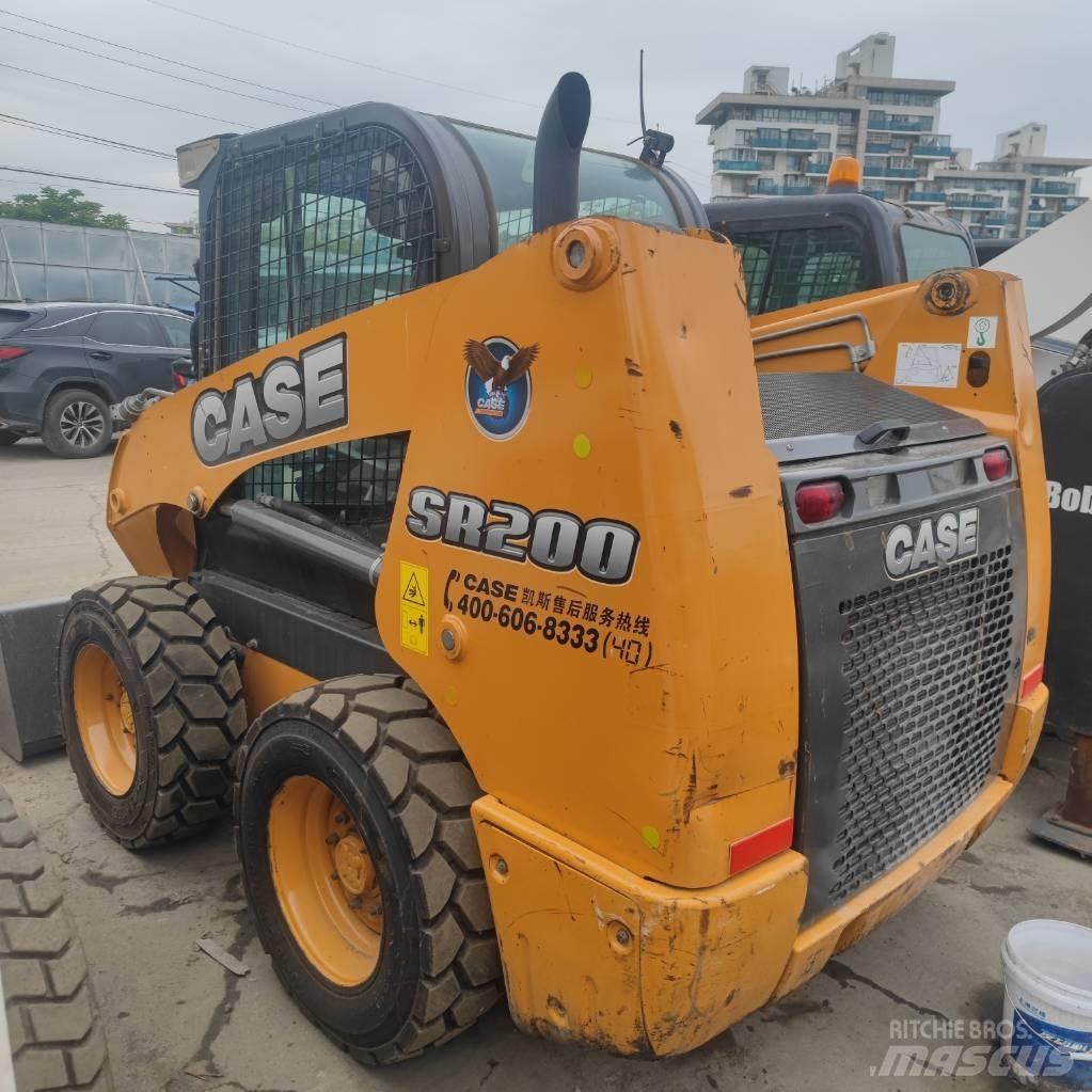 CASE SR 200 Smykem řízené nakladače