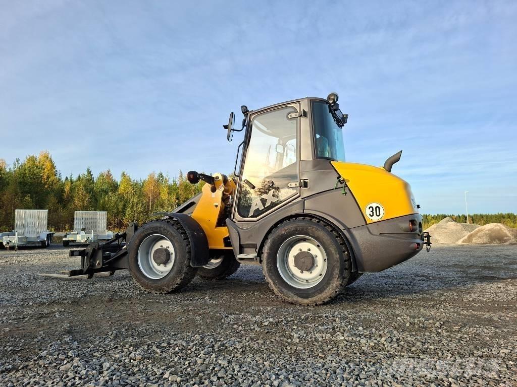 Mecalac AX850-HL Kolové nakladače