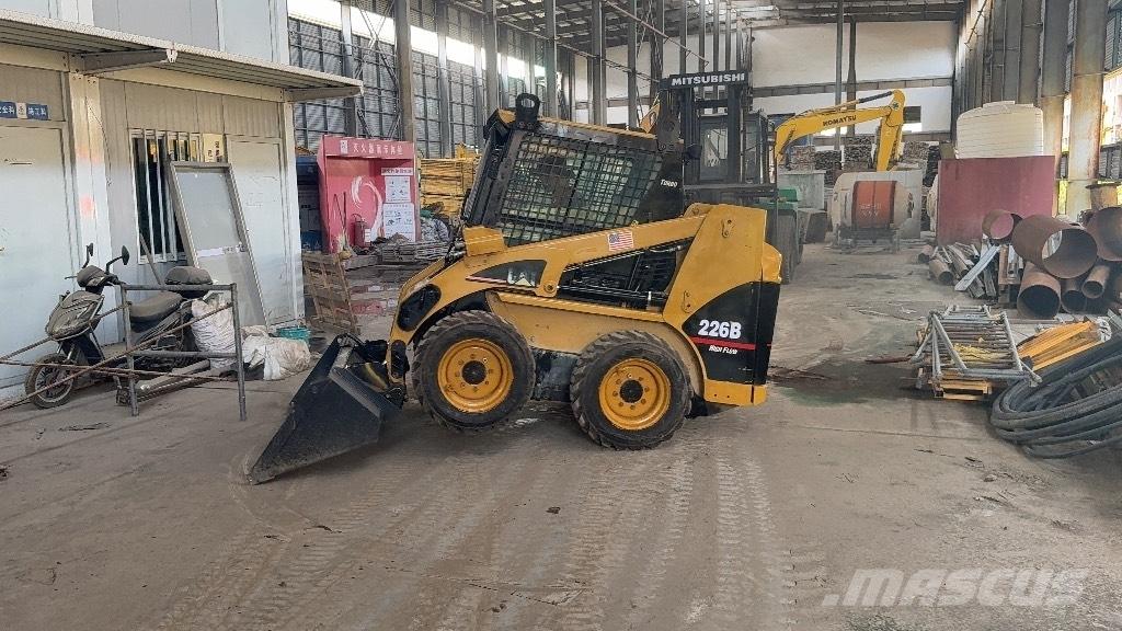 CAT 226 B Smykem řízené nakladače