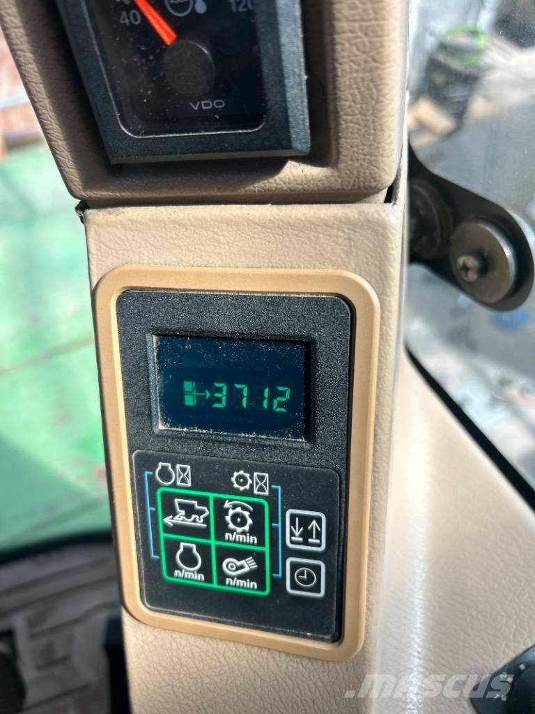 John Deere 2264 Sklízecí mlátičky