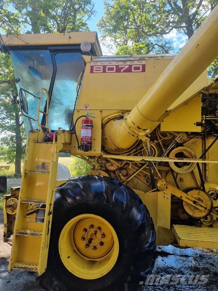 New Holland 8070, 20” Sklízecí mlátičky