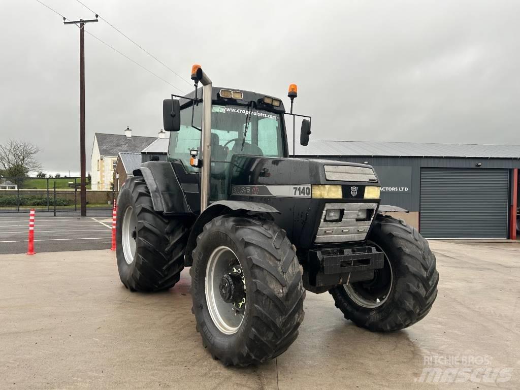 CASE 7140 Traktory
