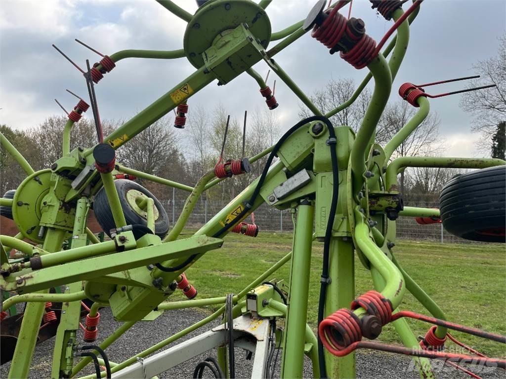 CLAAS VOLTO 770 Obraceče a shrabovače sena