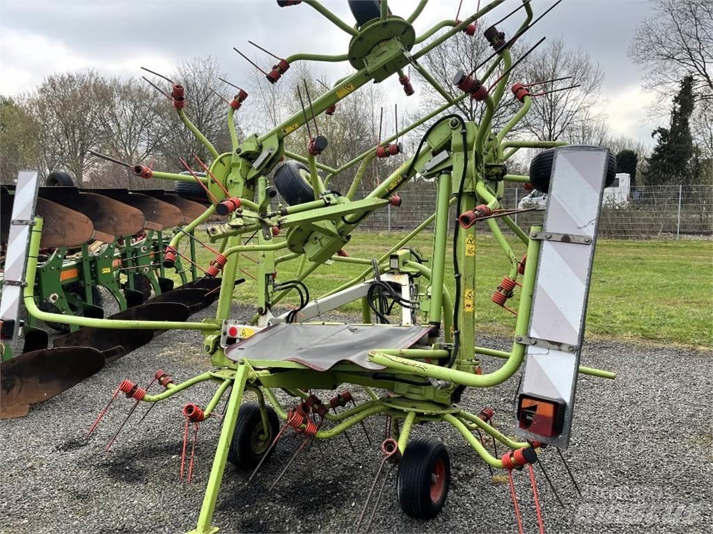 CLAAS VOLTO 770 Obraceče a shrabovače sena