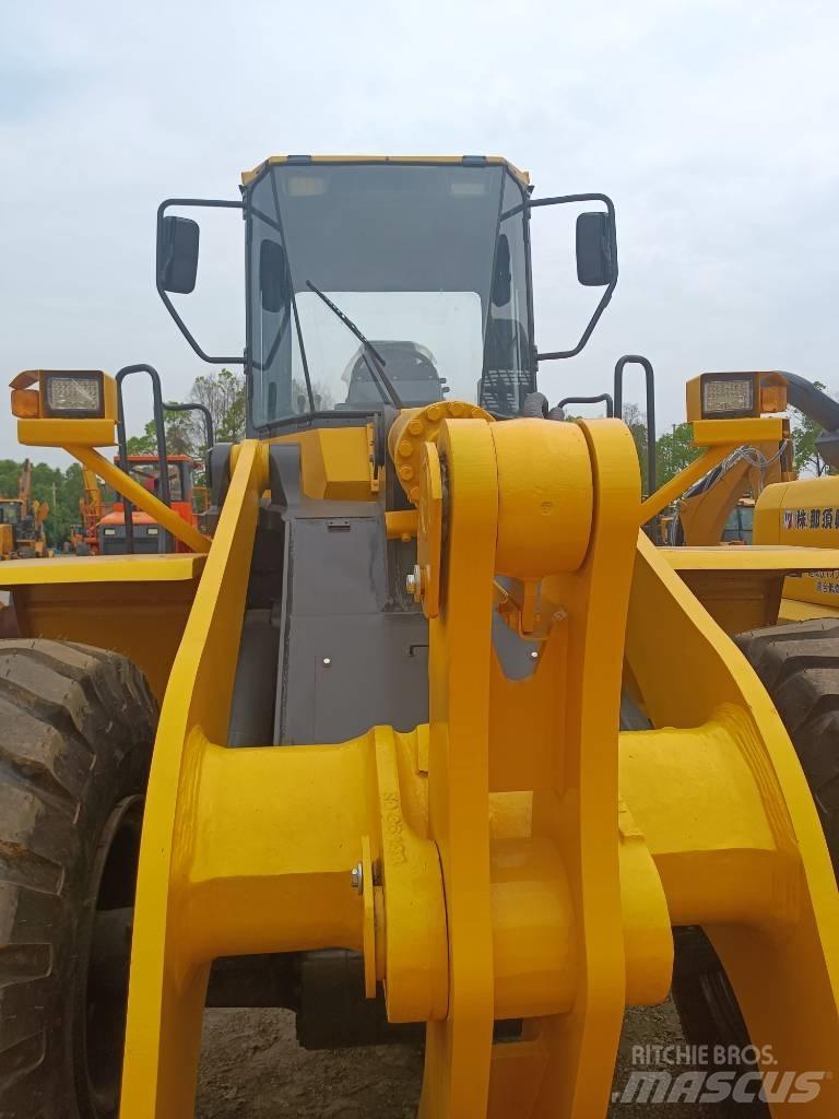 Komatsu WA 380 Kolové nakladače