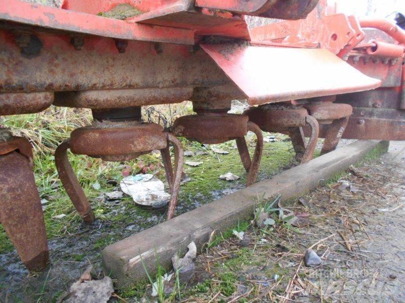 CLAAS Quadrant 1150 Lis na hranaté balíky