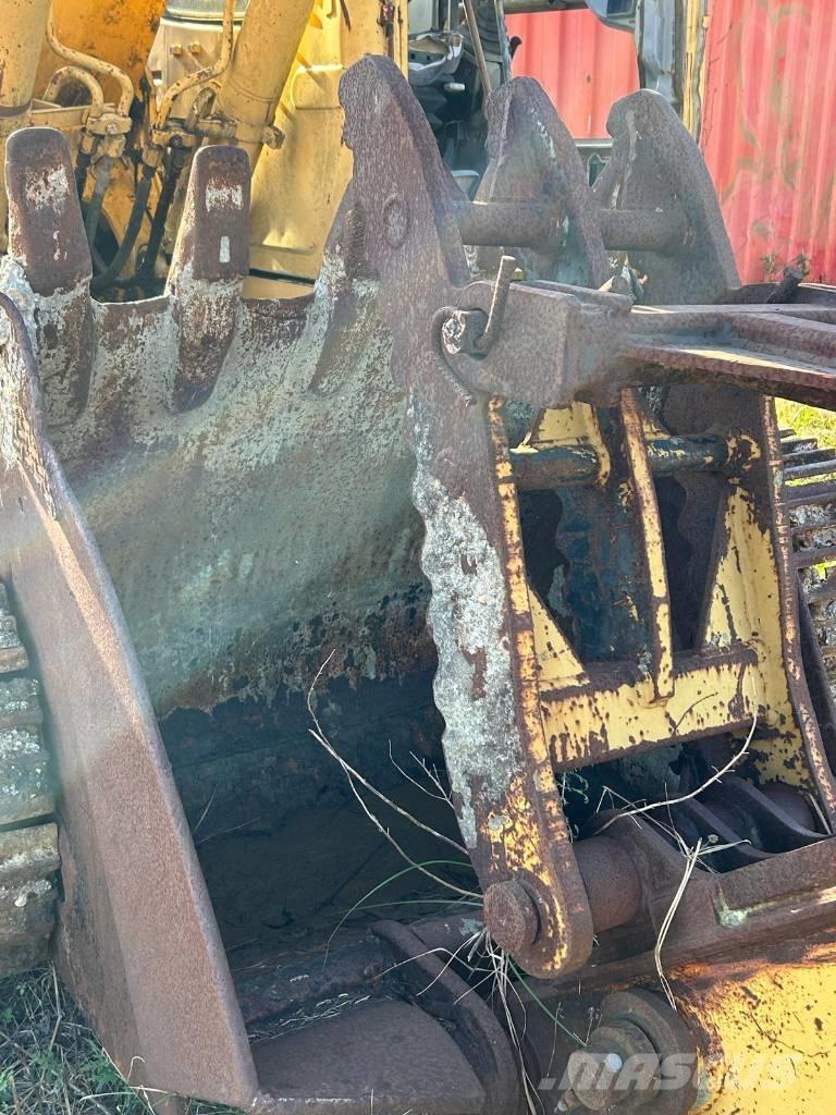 John Deere 120 Pásová rýpadla