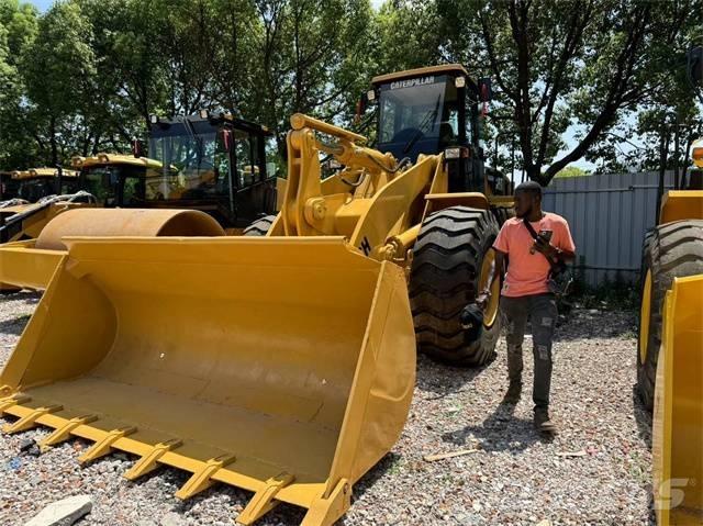 CAT 966 H Kolové nakladače