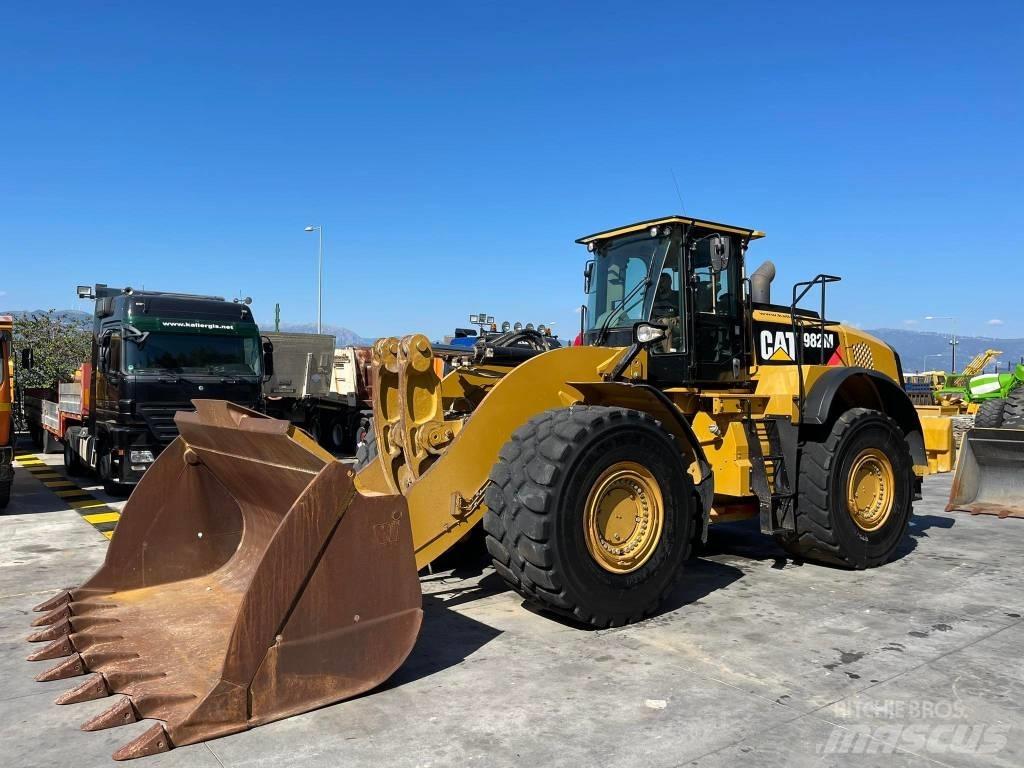 CAT 982 M Kolové nakladače