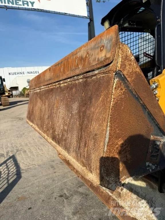CAT 259D Smykem řízené nakladače