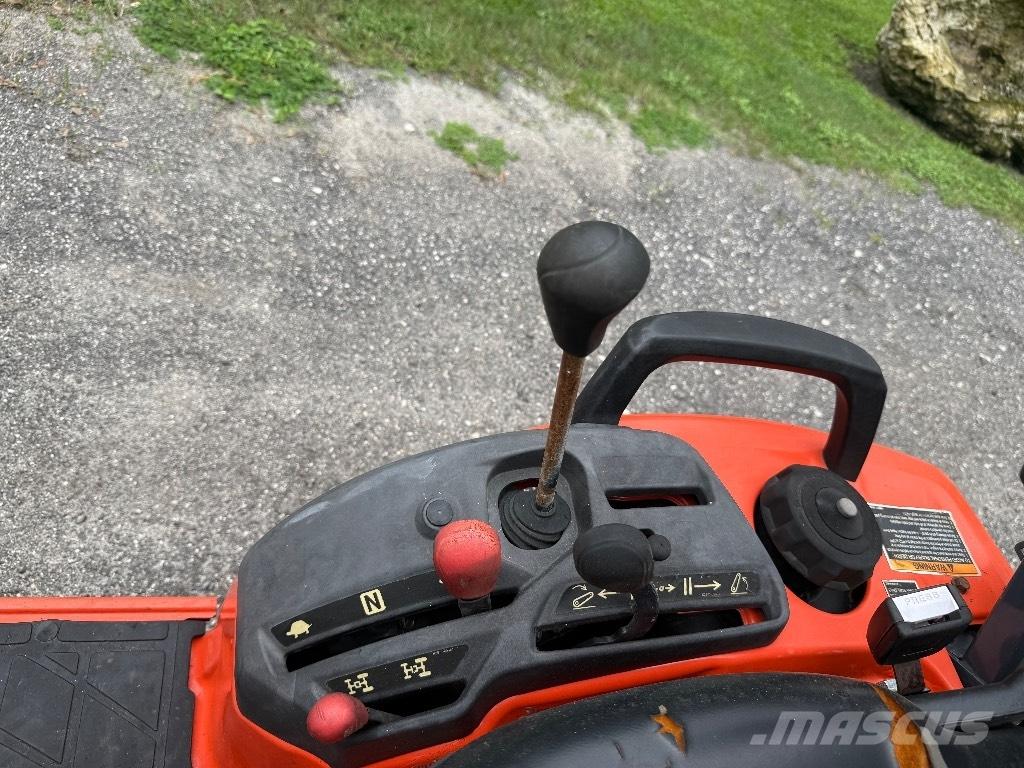 Kubota BX2380 Traktory