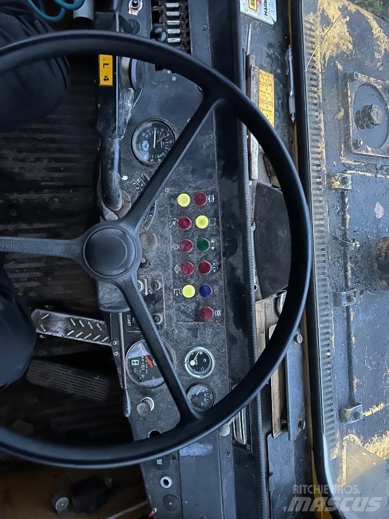 Volvo BM 861 Kloubové dempry