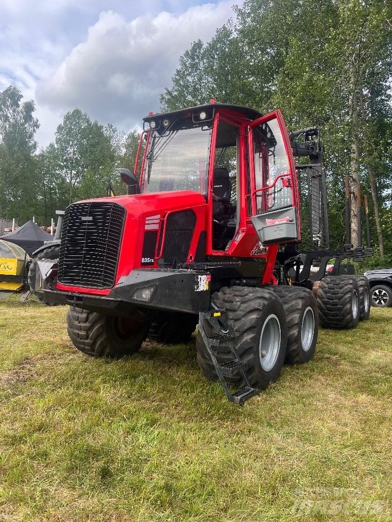 Komatsu 835 Vyvážecí traktory
