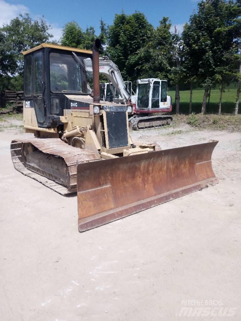 CAT D 4 C Pásové dozery