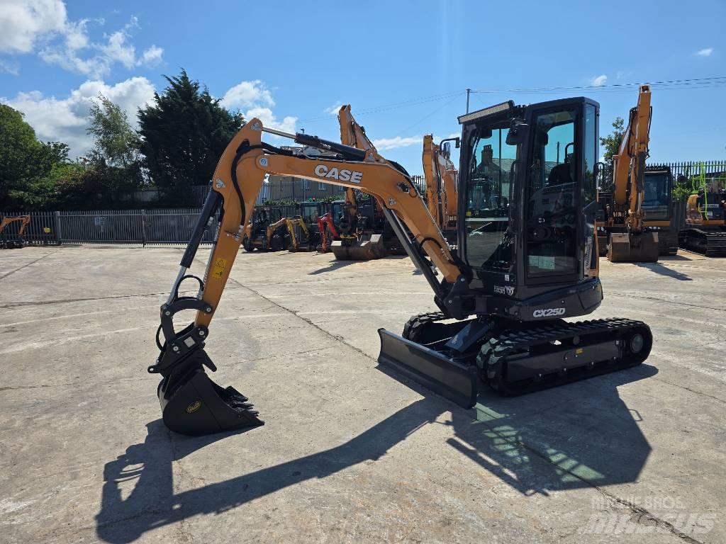 CASE CX25D Mini rýpadla < 7t