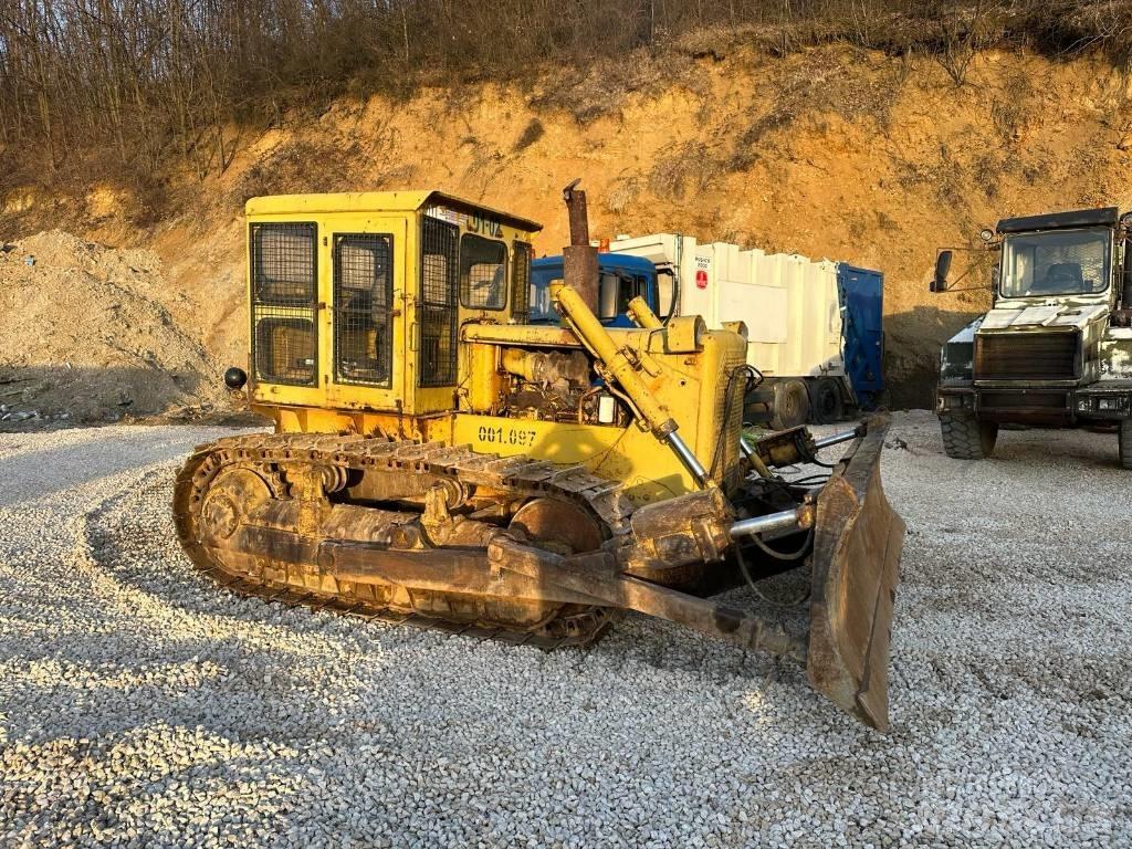CAT D 6 C Pásové dozery
