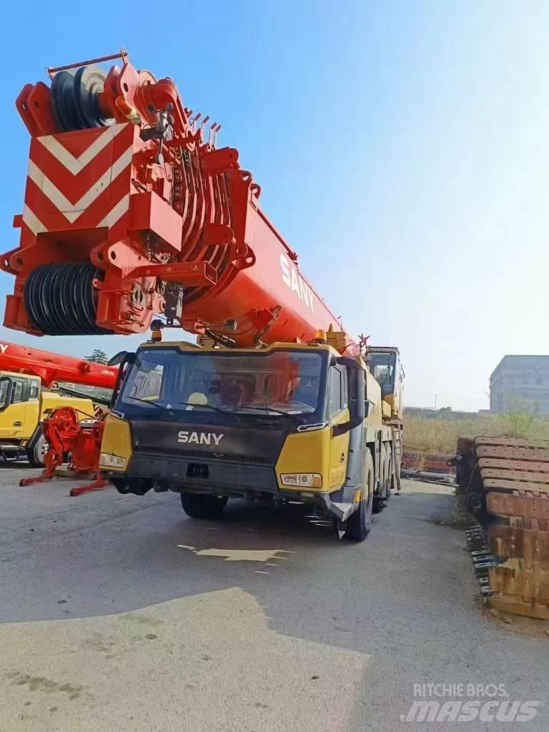 Sany SAC3000C8-8 Univerzální terénní jeřáby