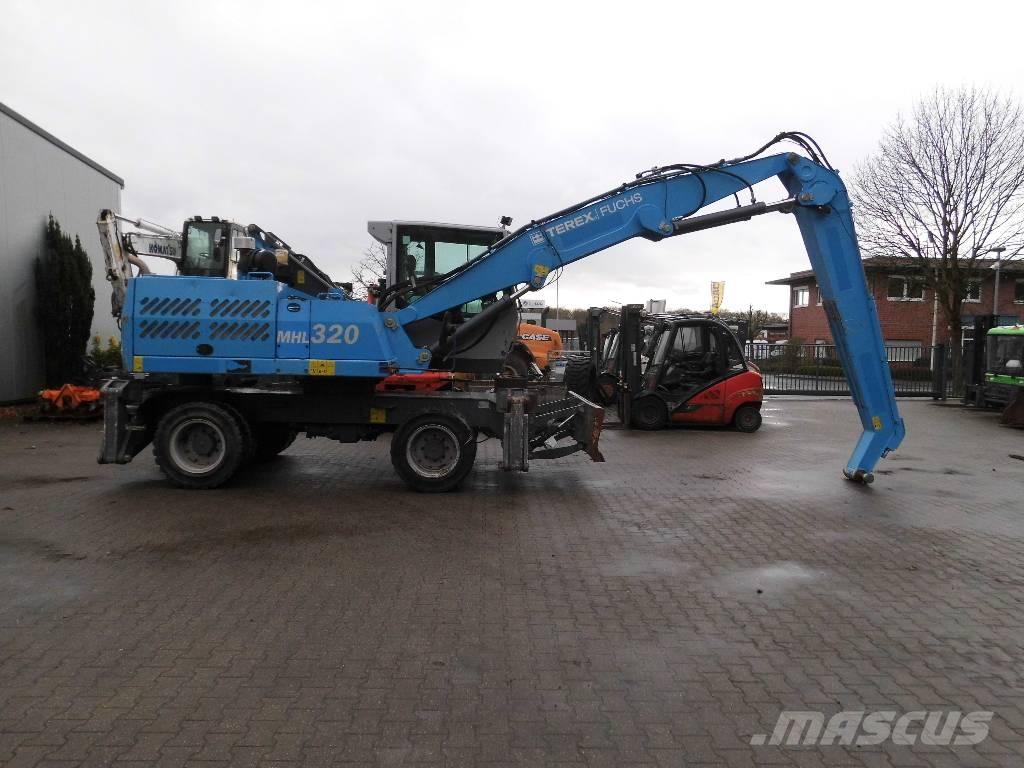 Fuchs MHL 320 Stroje pro manipulaci s odpadem