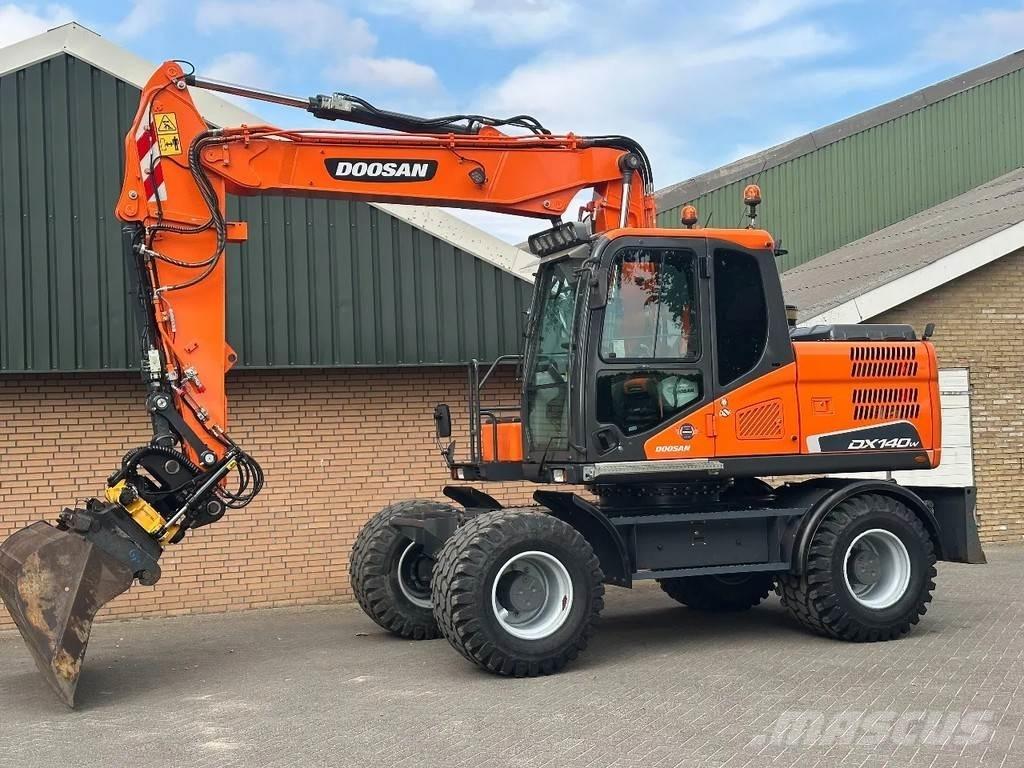 Doosan DX140W-5 Kolová rýpadla