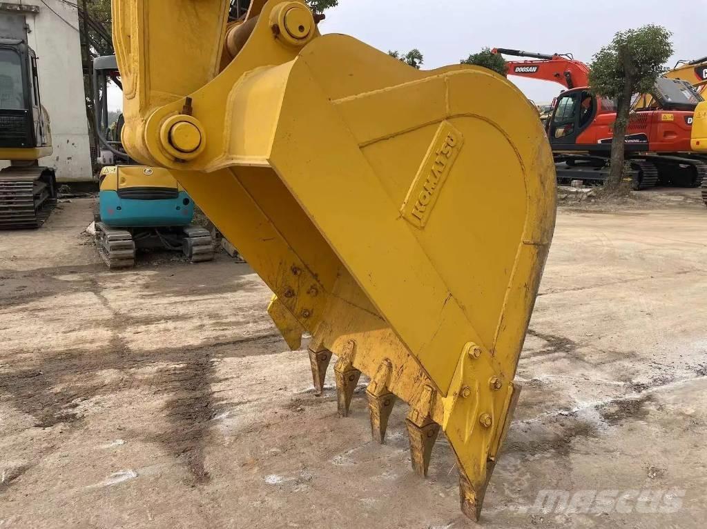 Komatsu PC240-8 Pásová rýpadla