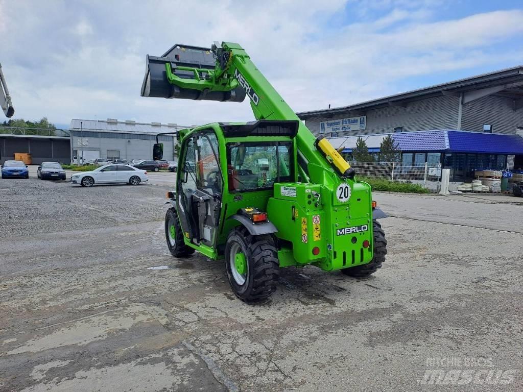 Merlo P 27.6 Plus Teleskopické manipulátory
