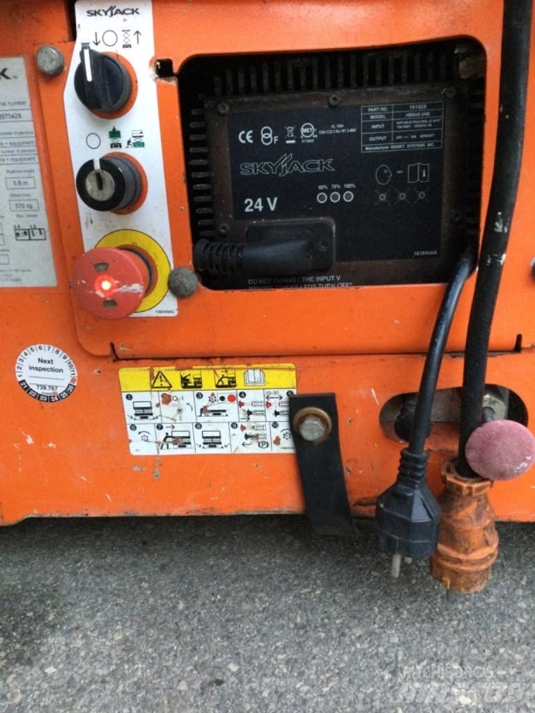 SkyJack SJ III 3219 Nůžková zvedací plošina