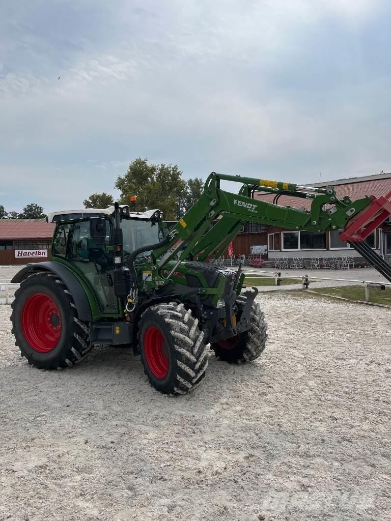 Fendt 211 Vario Traktory