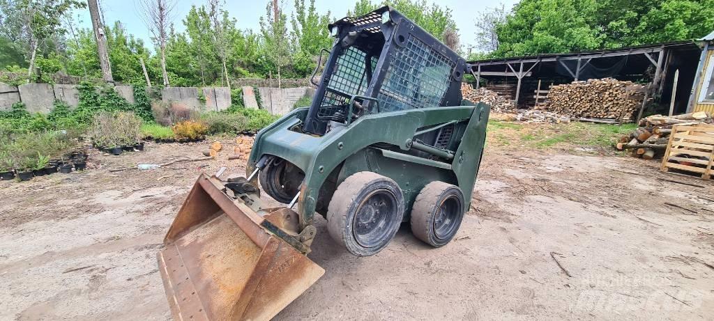 CAT 226 Smykem řízené nakladače