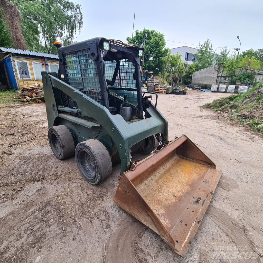 CAT 226 Smykem řízené nakladače