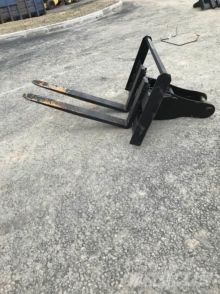  13T PALLET FORK Stavebnictví - ostatní