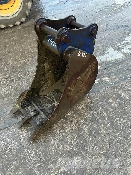  18 BUCKET, 50mm PINS Lopaty