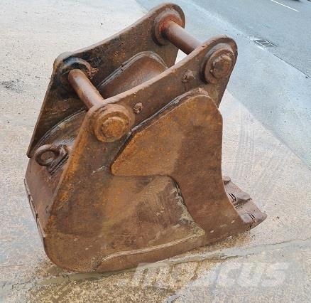  18 BUCKET, 60mm PINS Lopaty