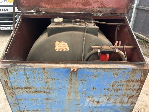  FUEL BOWSER Stavebnictví - ostatní