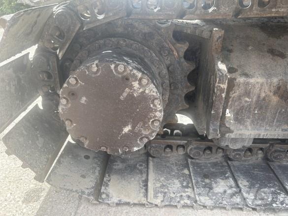 Hitachi ZX225 Pásová rýpadla