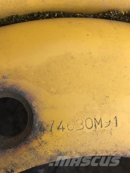  MASSEY FRONT WHEEL Pneumatiky, kola a ráfky