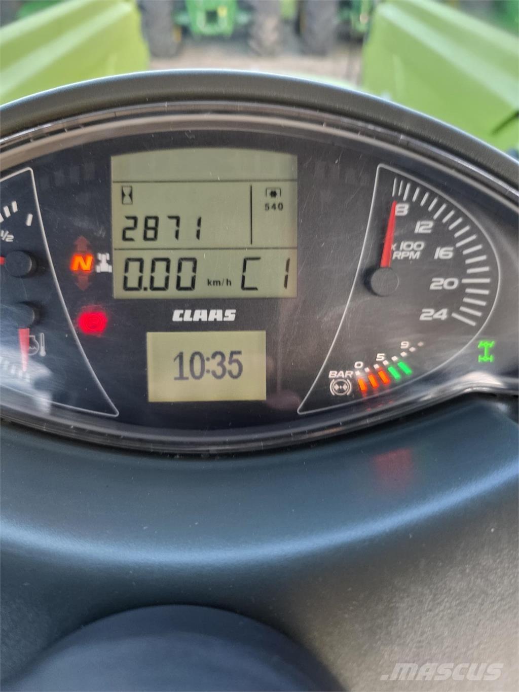 CLAAS Arion 440 Traktory