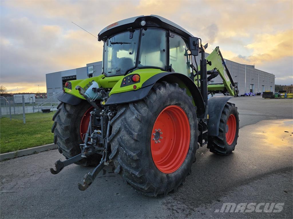 CLAAS Arion 440 Traktory