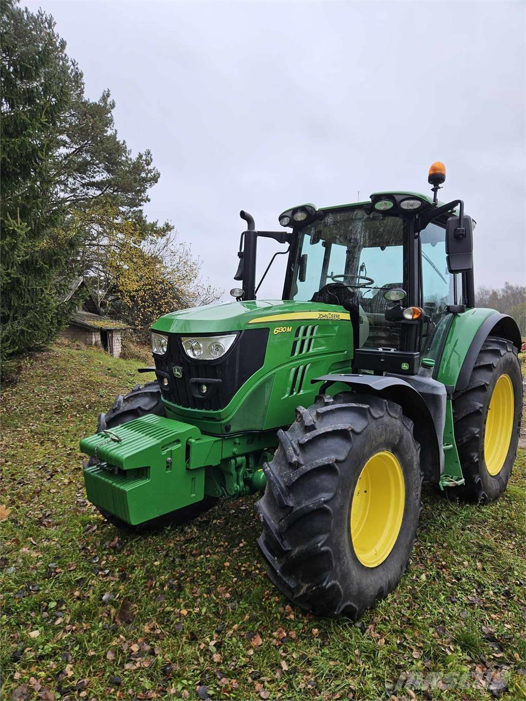 John Deere 6130M Traktory